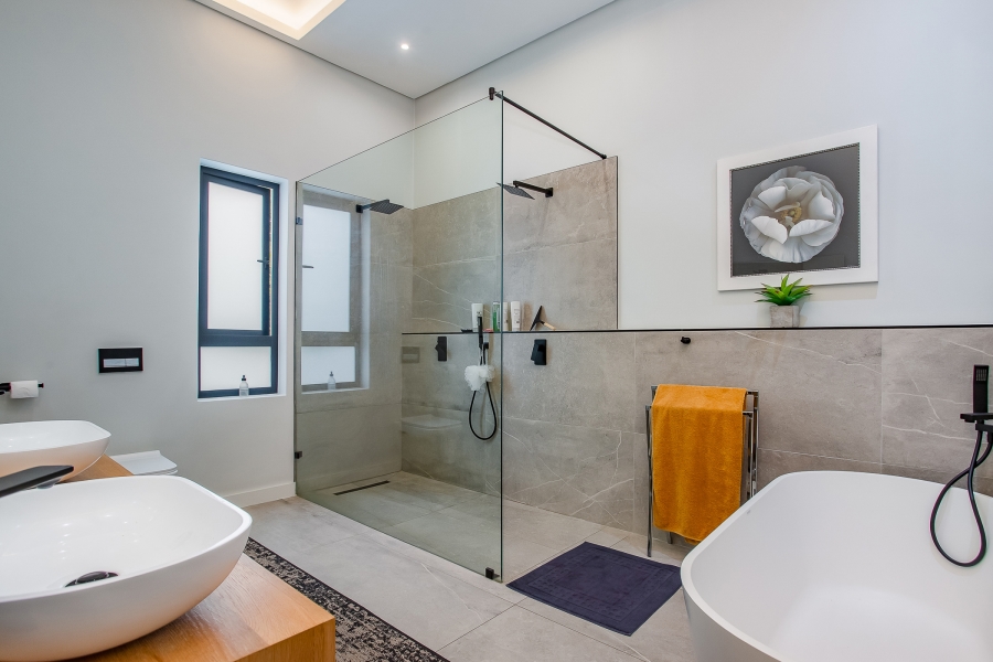 4 Bedroom Property for Sale in Val De Vie Estate Western Cape